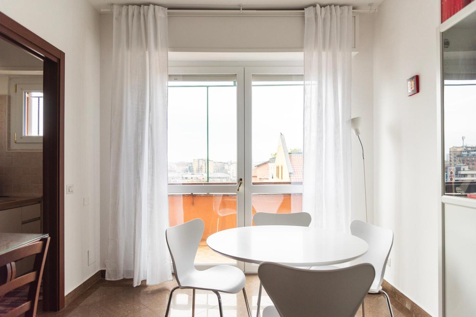 Youhosty - Paul Valery Bis * Milan